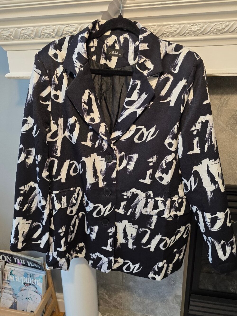 Aikha Paris Black & White Graphic Brushstroke Statement Blazer - Size M/L
